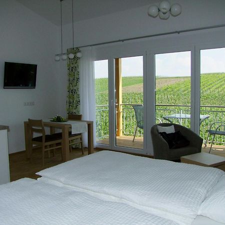 Ferienwohnung Winzerhof Schmid Schwaigern Exterior foto